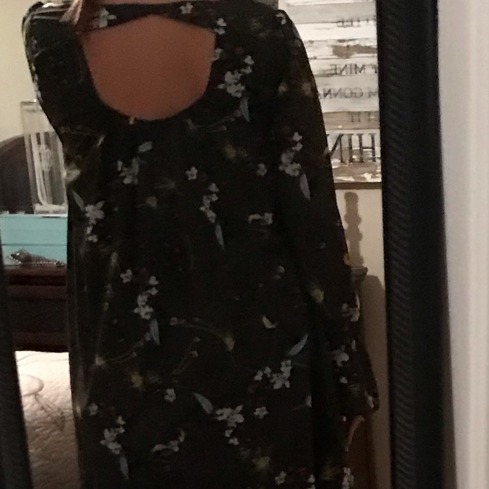 Boutique floral dress - Picture 4 of 6